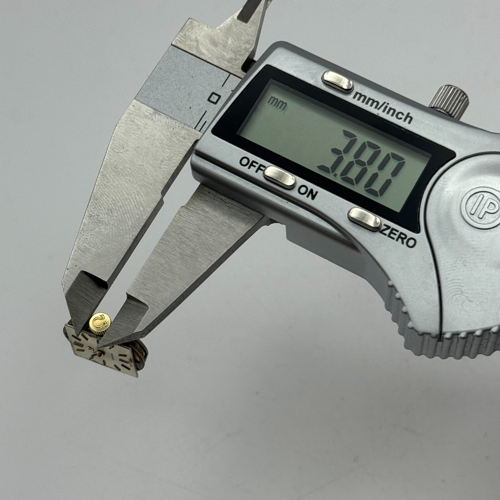 12.5mm Ladies Omega Cal 485 Manual Wind Watch Movement Swiss Vintage PARTS SPARE