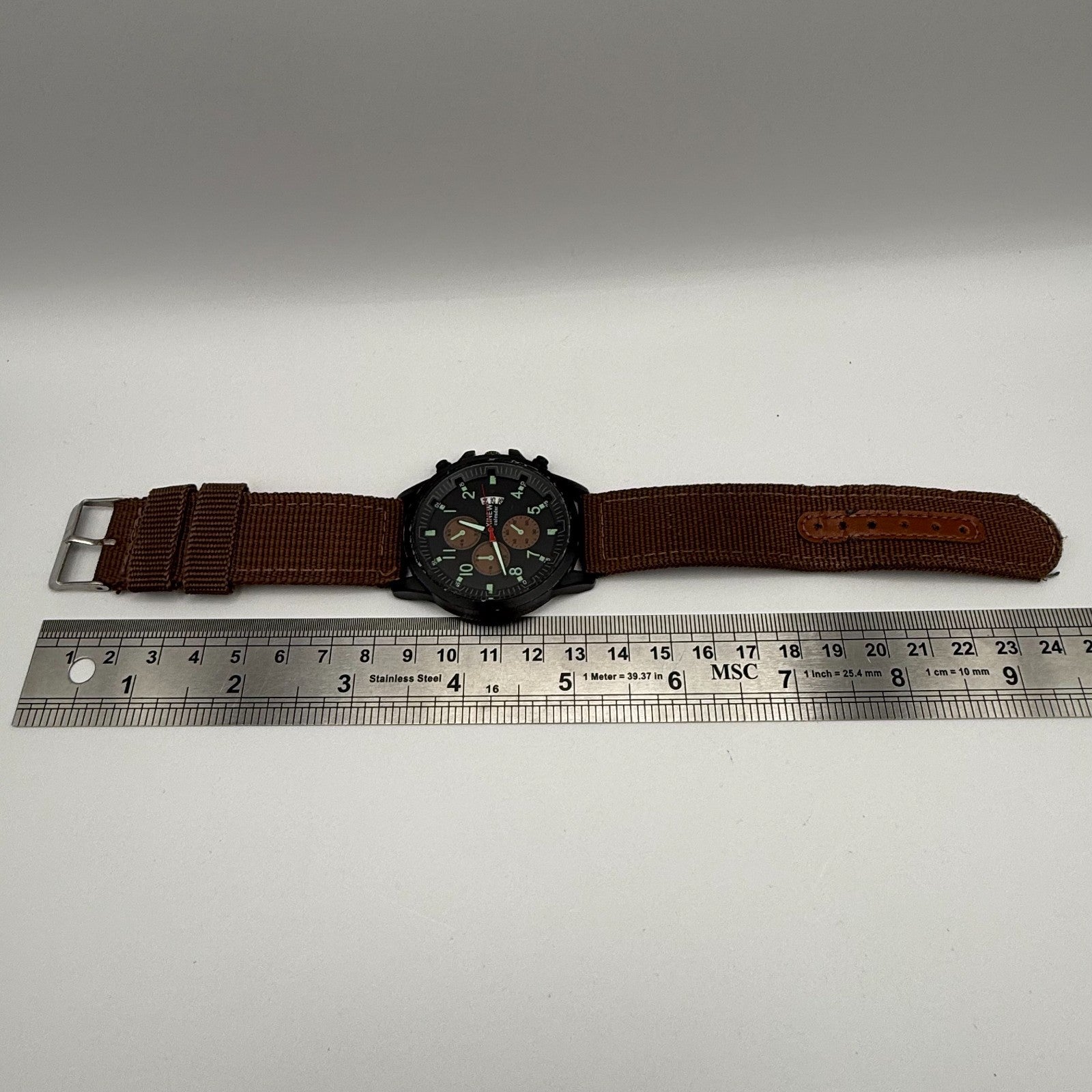 Xinew Men’s Quartz Chronograph Watch Calendar Dial Brown Strap Working 42mm