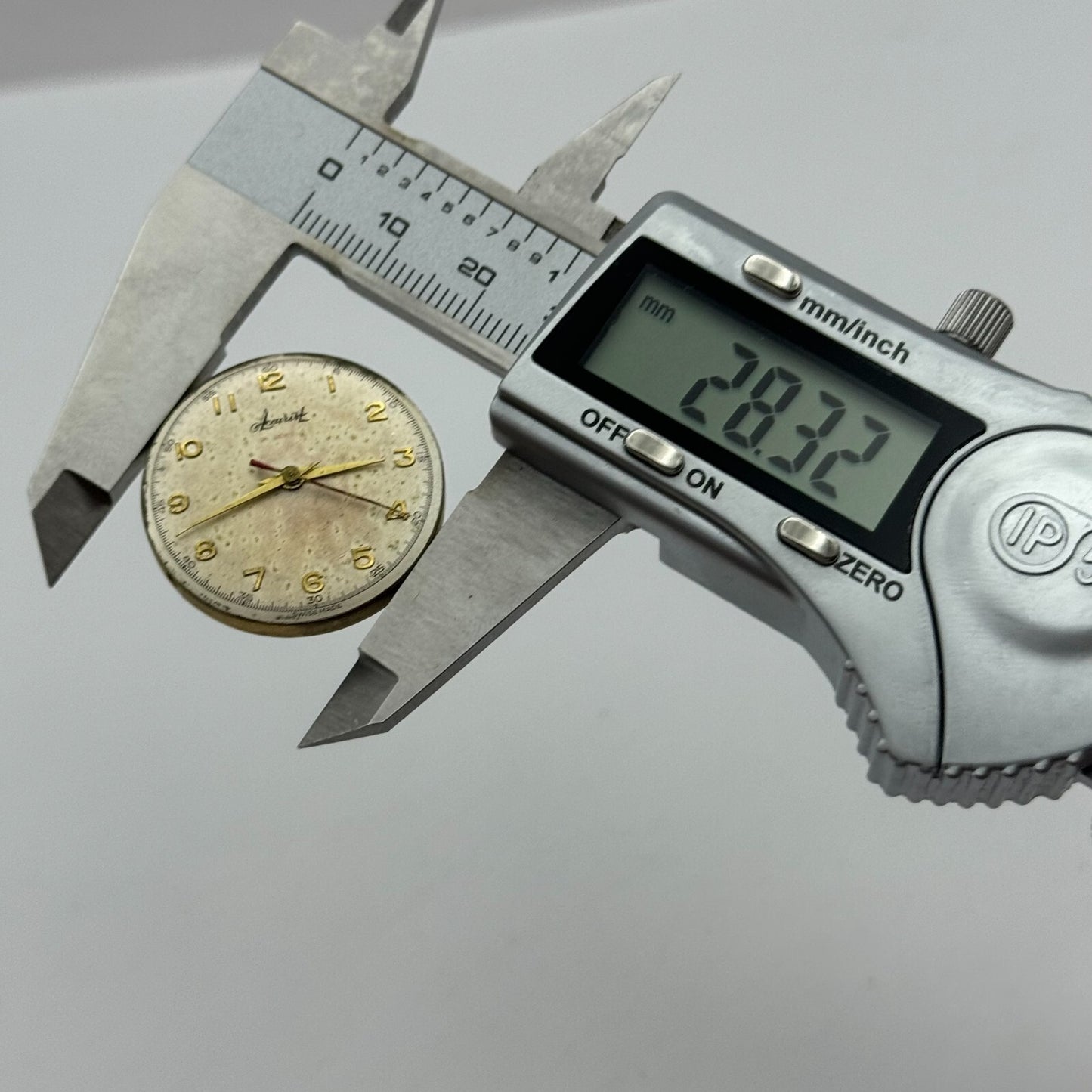 28.3mm Enicar A-R 410 Accurist Manual Wind Watch Movement Swiss Vintage PARTS