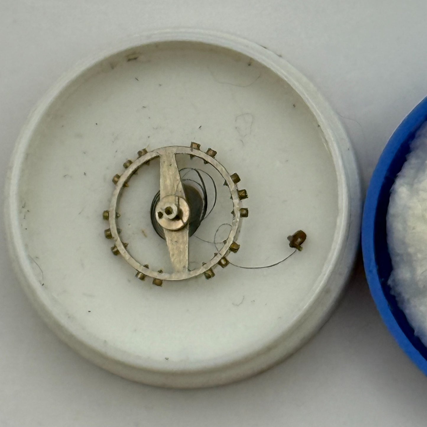 Busep 5 Balance Complete 5 1/4''' Renata 73 Watch Movement Parts Vintage DAMAGED