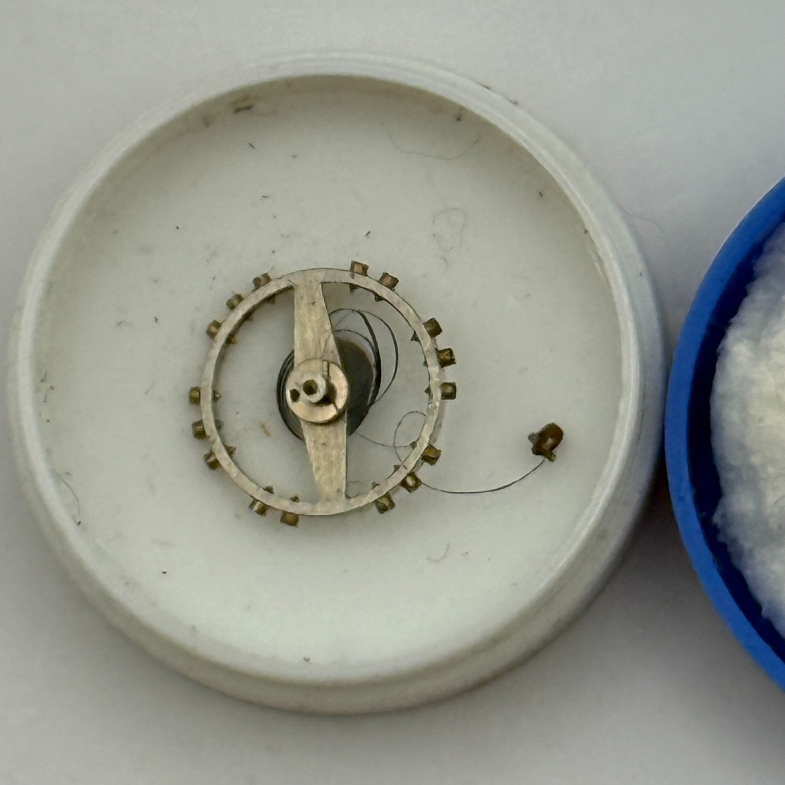 Busep 5 Balance Complete 5 1/4''' Renata 73 Watch Movement Parts Vintage DAMAGED