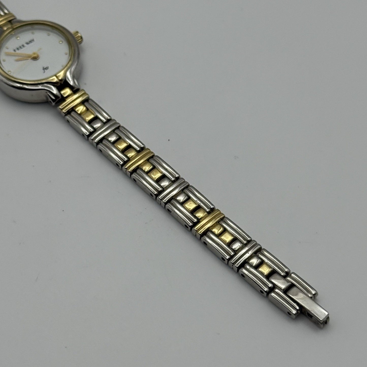 22mm Working Vintage Ladies Citizen Freeway Two Tone Quartz Watch DAMAGED CLASP