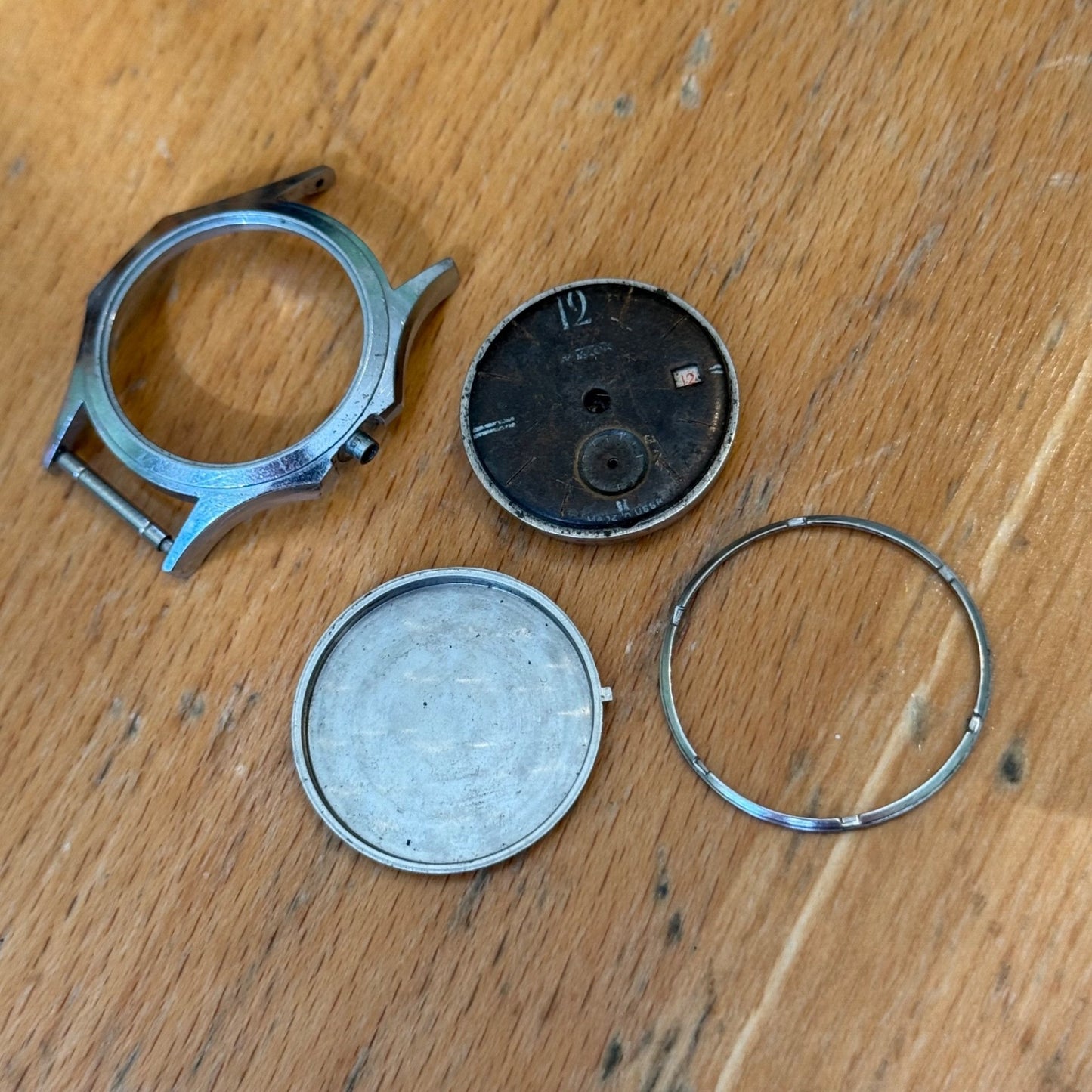 32mm Vintage Soviet USSR Cal 2605 Date Dial Manual Wind Watch PARTS / REPAIR