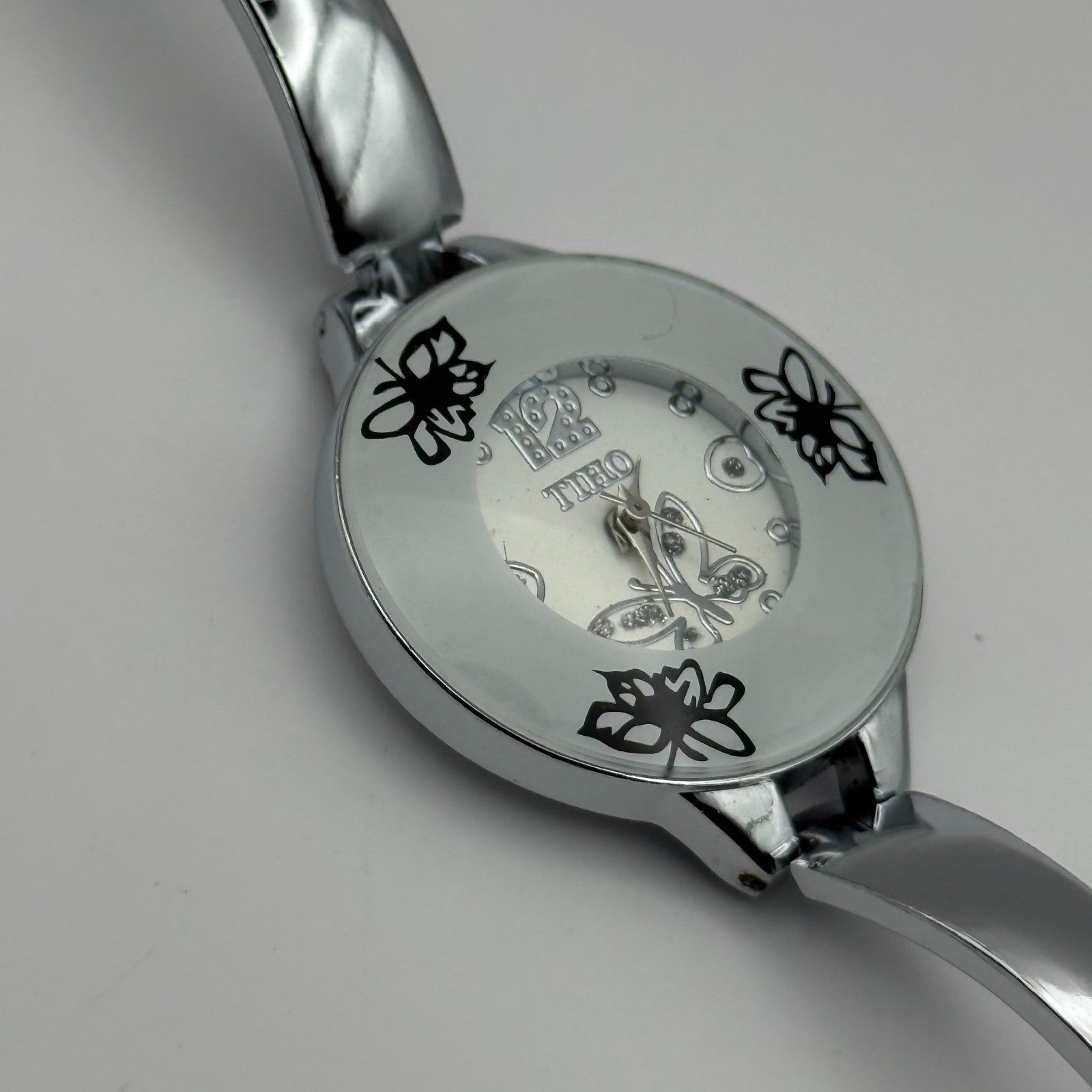 Tiho Ladies Quartz Watch Butterfly Design Dial Silver Tone Bracelet Working 30mm