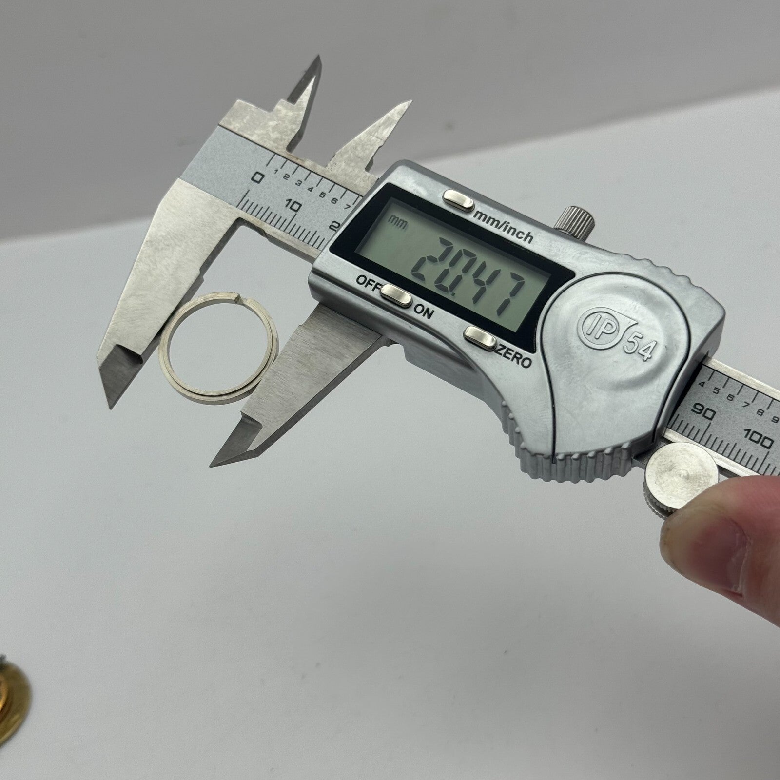 17.5mm Accurist Felsa F 4122 Manual Wind 21 Jewels Swiss Watch Movement PARTS