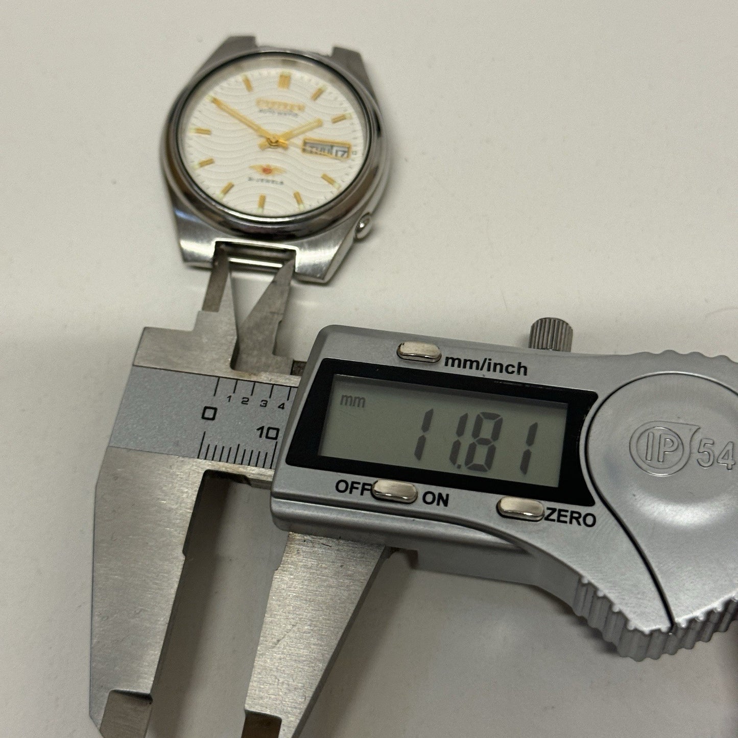 35mm Citizen 8200 Eagle 7 Automatic 4-R35314 Vintage Watch To Restore Arabic