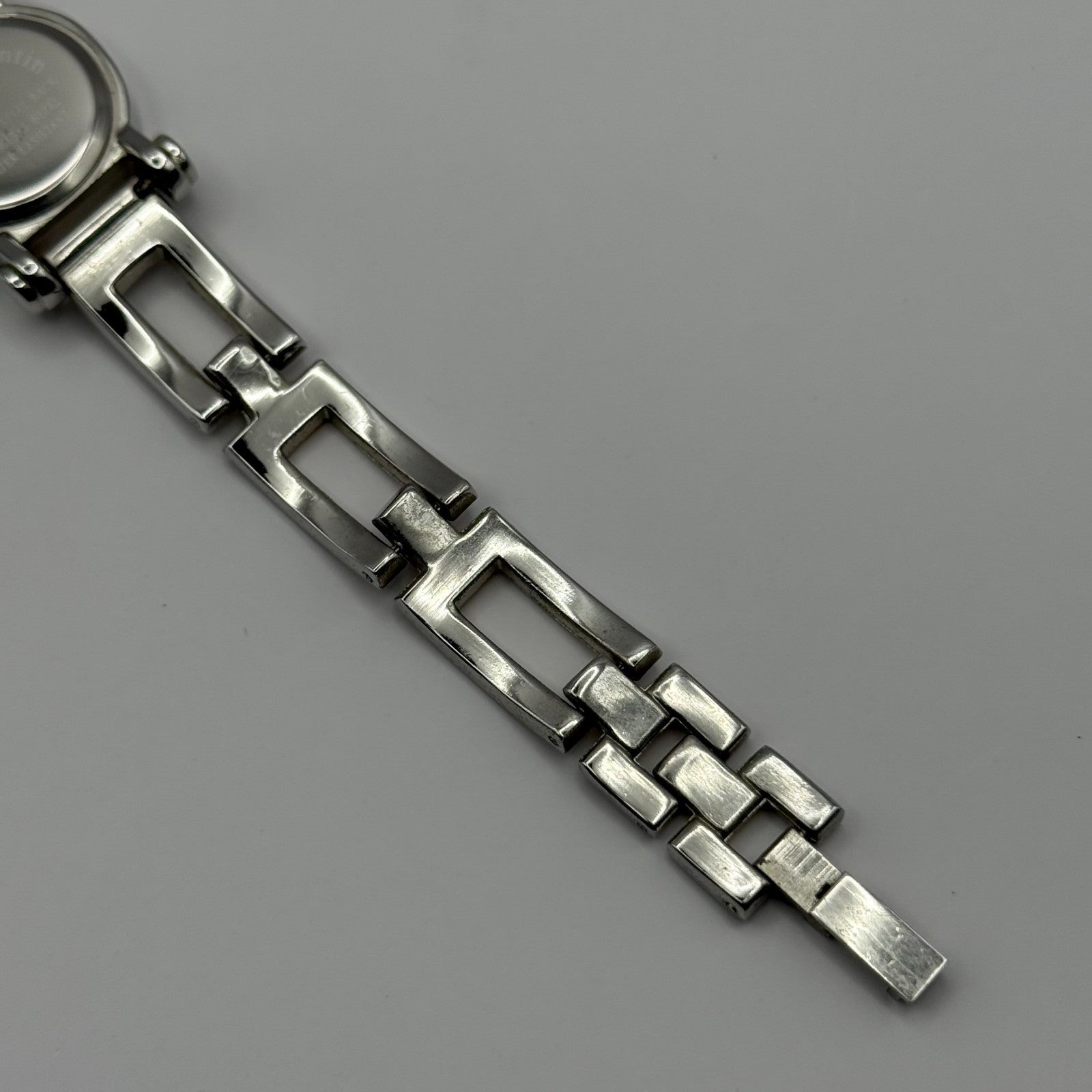 Louis Valentin Swiss Design Ladies Quartz Watch Two Tone Bracelet Working 23mm