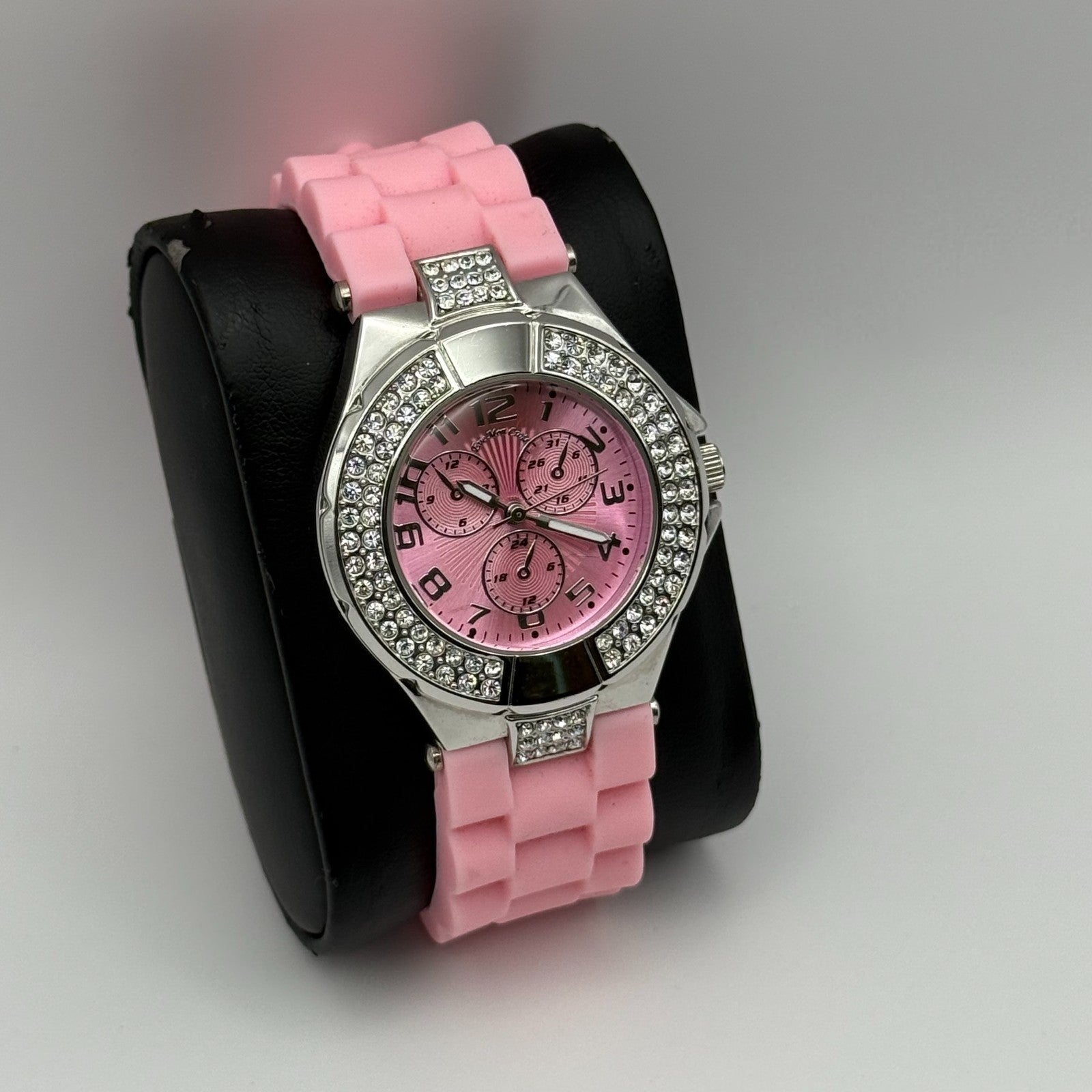 Eve Mon Crois Ladies Quartz Watch Pink Dial Crystal Accents Japan Working 36mm