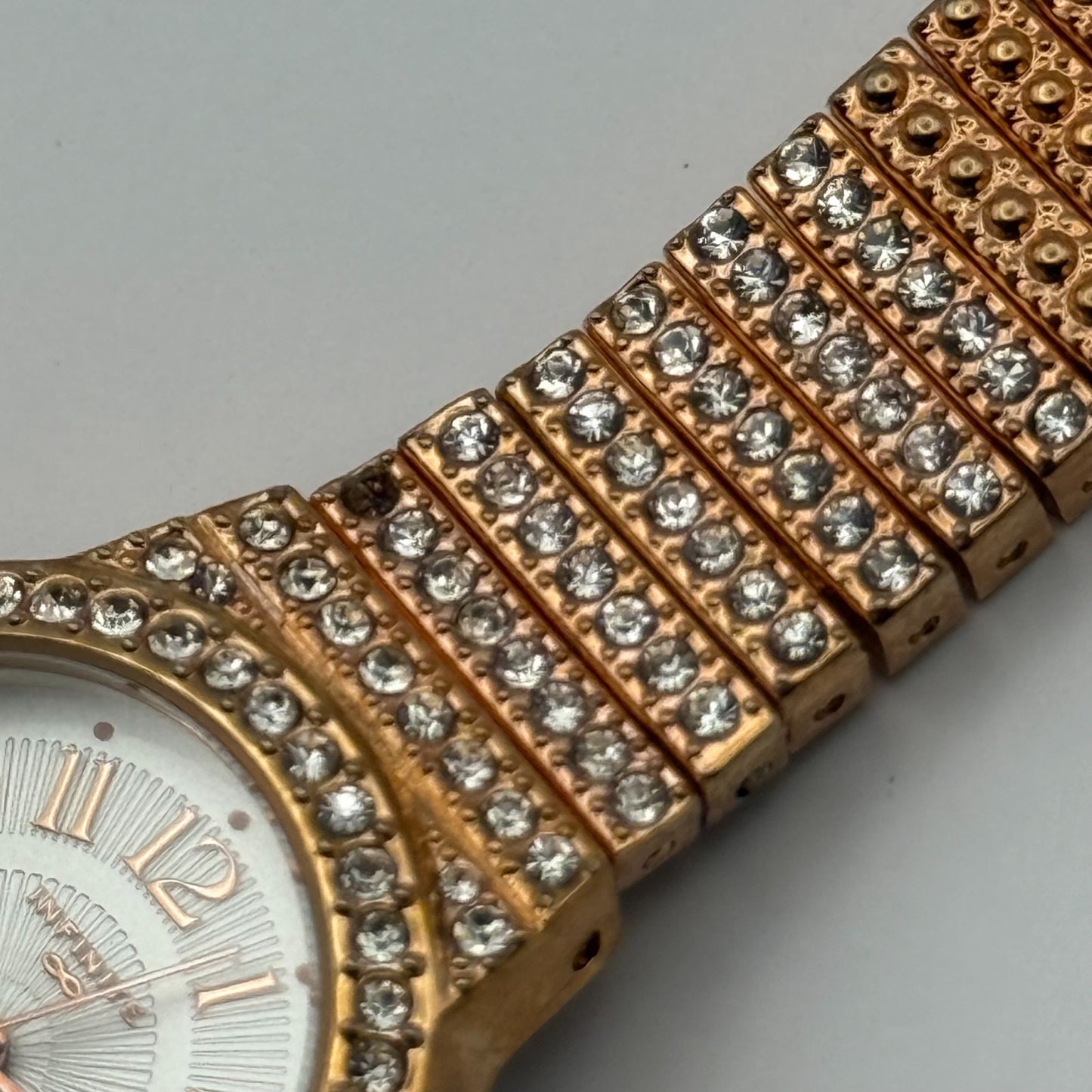 Infinite Ladies Quartz Watch Gold Tone Crystal Accents Bracelet Working 25mm