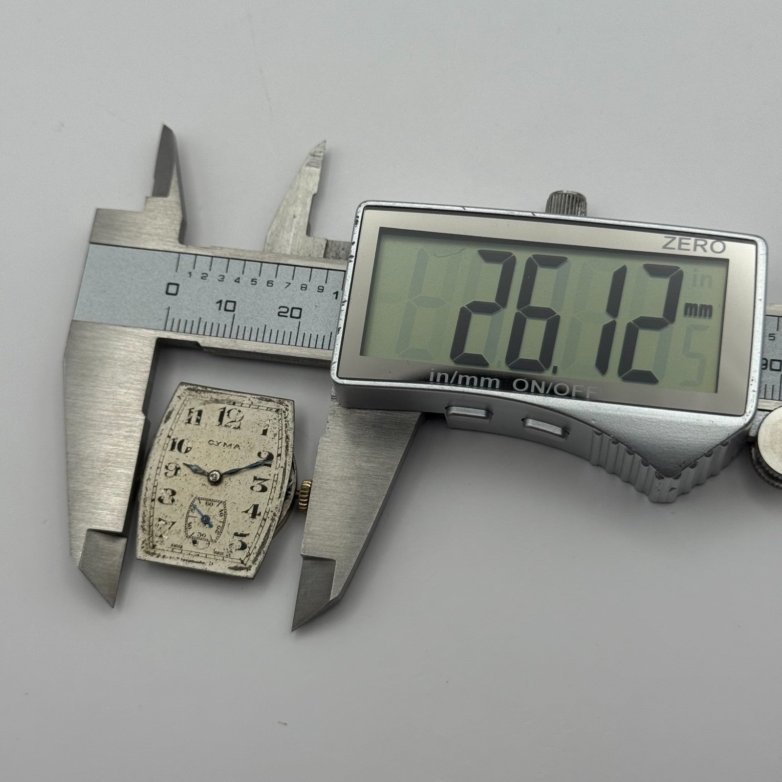 Cyma REF 032B Watch Movement Manual Wind Vintage Swiss 15 Jewels Repair 26.1mm