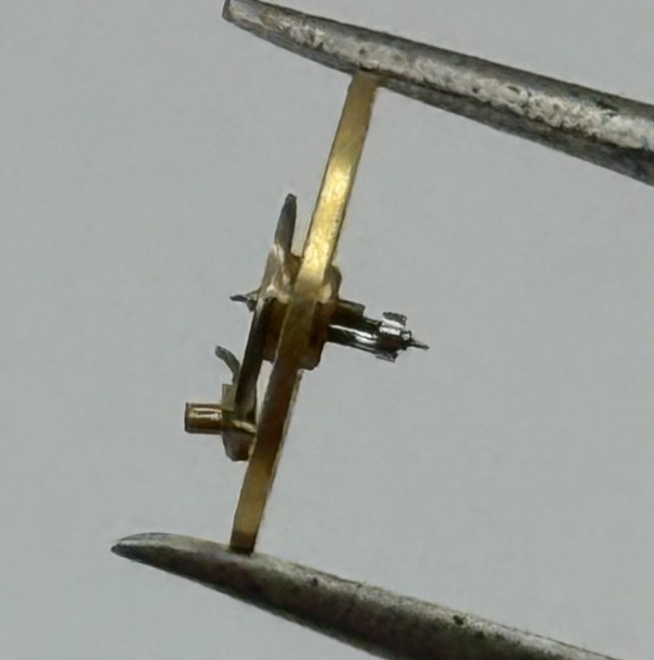 AS 1037 Balance Complete 5¼’’’ Renata Watch Movement Parts Vintage Damaged