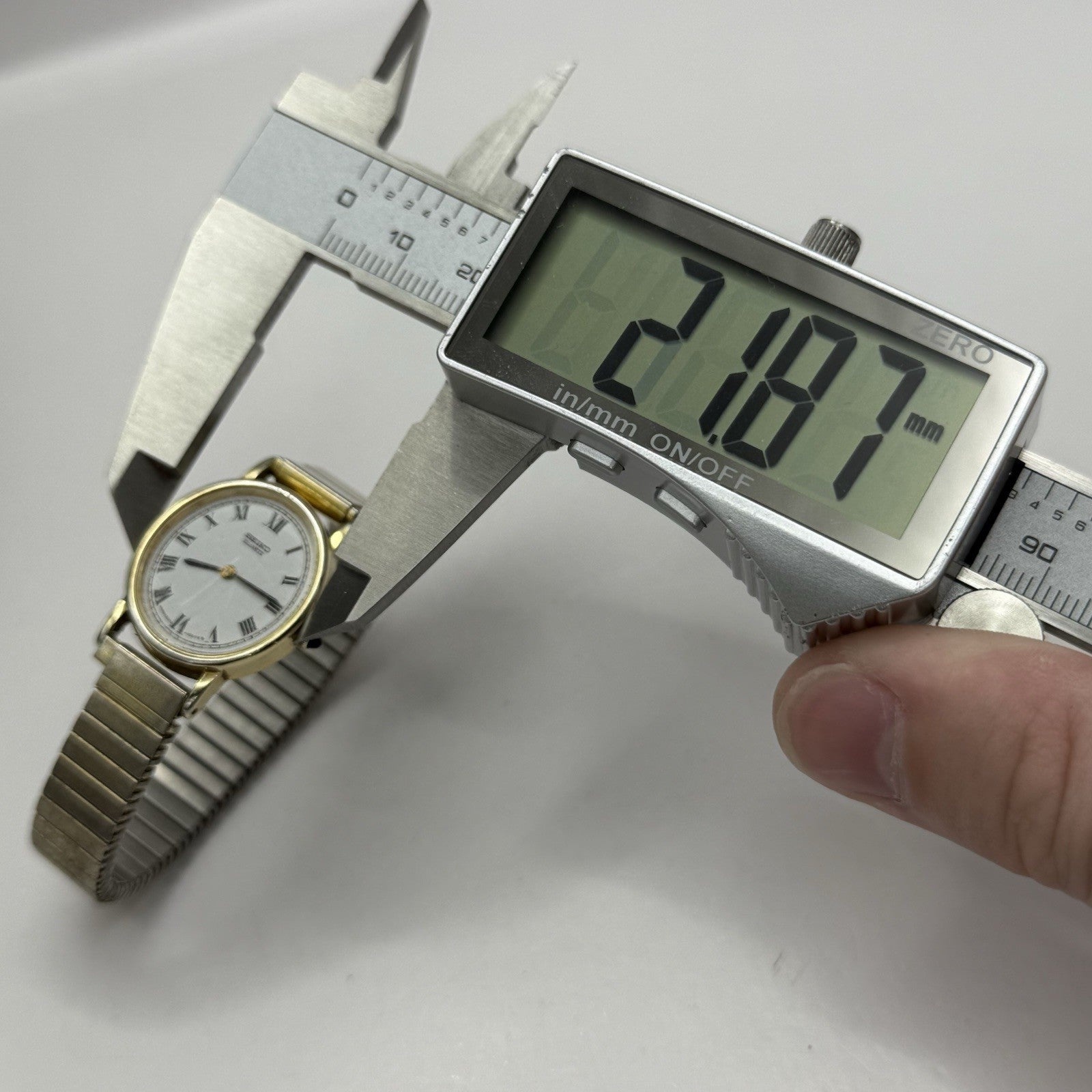 21mm Working Vintage Ladies Seiko 2320-5600 Expandable Strap Japan Quartz Watch