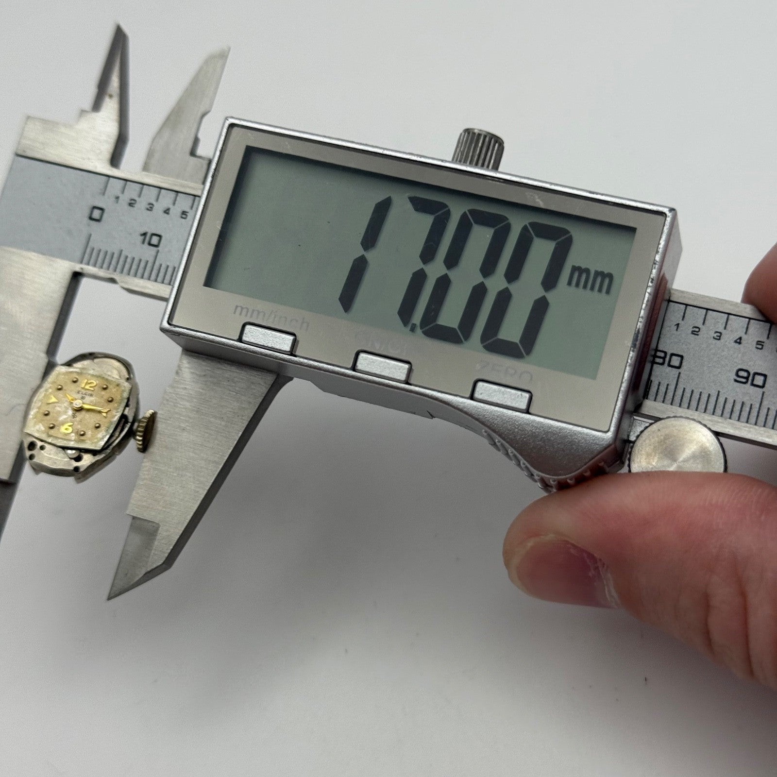 Elgin 660 Watch Movement 17 Jewels USA Vintage American Parts Repair 14.3mm