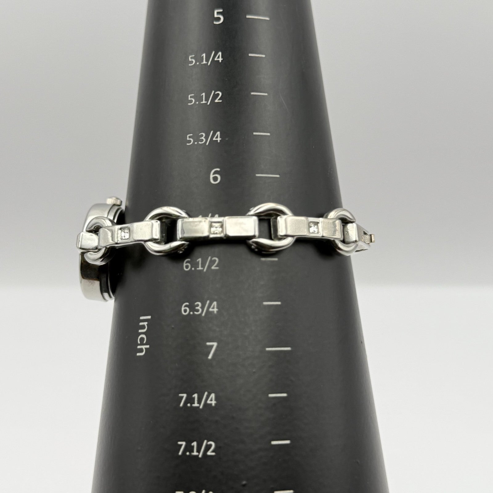 R Ladies Quartz Watch Silver Tone Bracelet Working 22mm New Battery