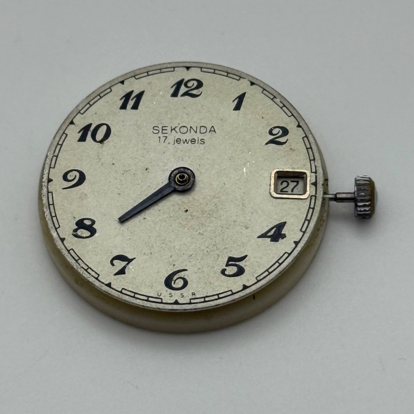 Sekonda 3942 Date Watch Movement Soviet Manual Wind Vintage Parts 26.7mm