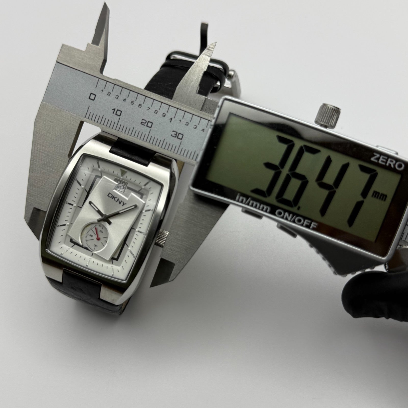 DKNY NY-1316 Quartz Watch Date Dial Black Leather Strap 34mm PARTS REPAIR