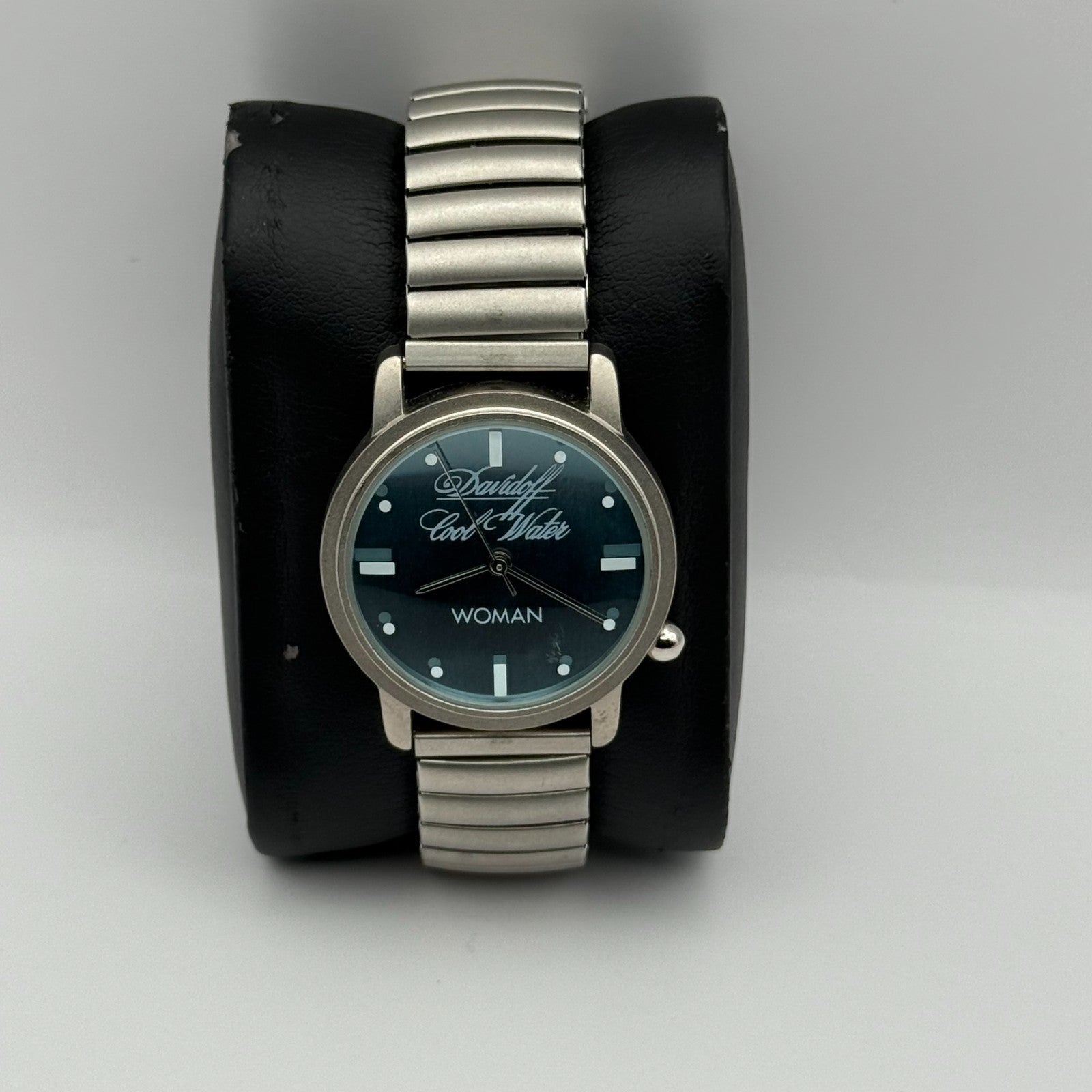 Davidoff Cool Water Ladies Quartz Watch Silver Tone Stretch Band Working 31mm