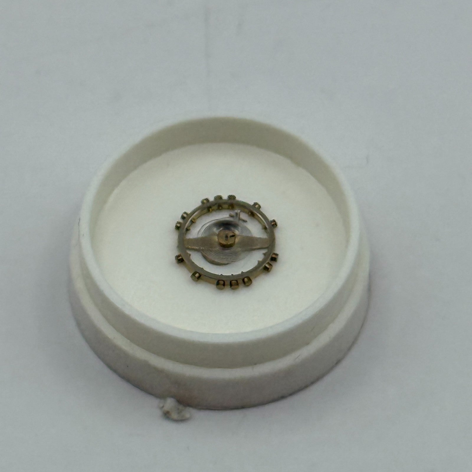 FEF 6600 Balance Wheel Complete And Spring 1181 M Watch Movement Parts NOS