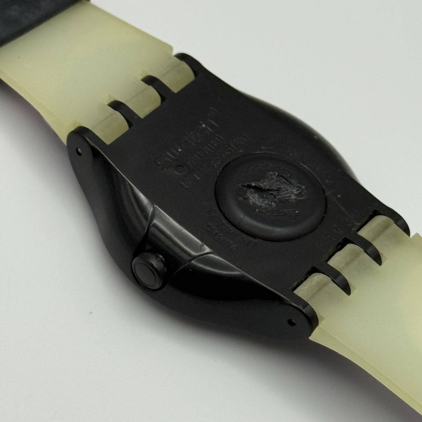 2005 Swatch Jelly in Jelly Purple Mystery SUJB101 Quartz Watch + Box 36mm