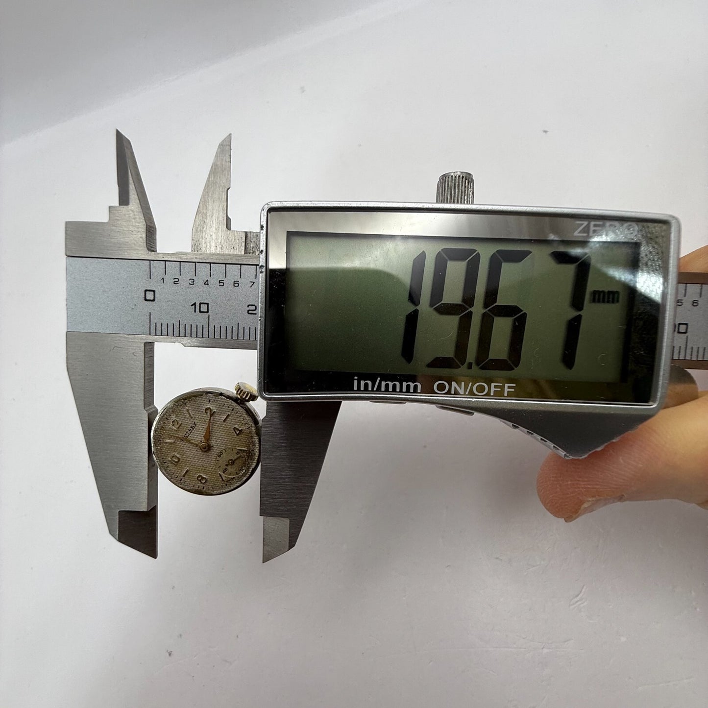 19.6mm Vintage Peseux P 220 Swiss Made Manual Wind Watch Movement PARTS REPAIR