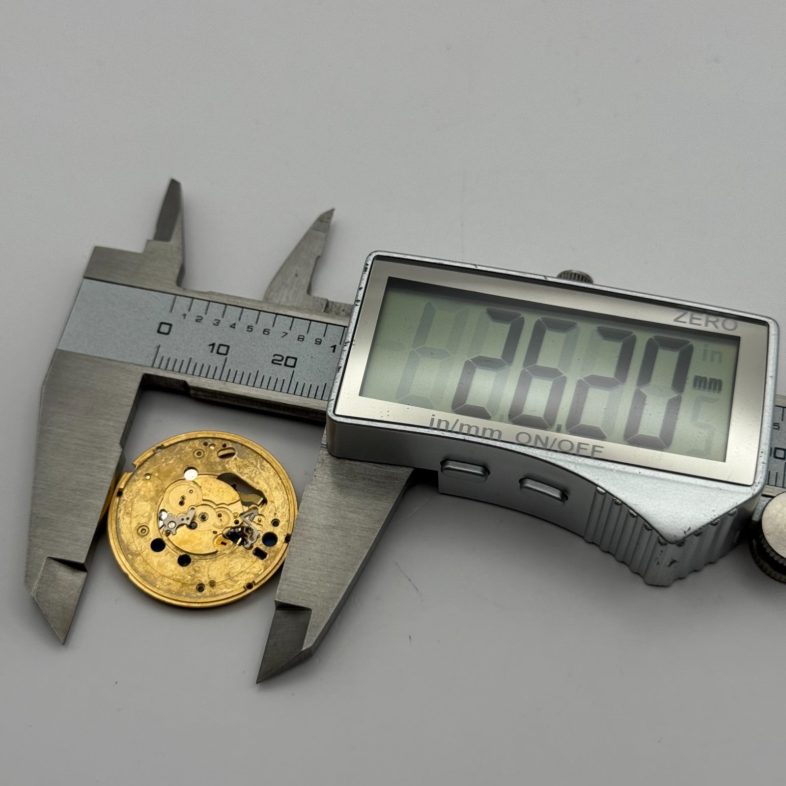 ETA 955.112 Quartz Watch Movement 7 Jewels Swiss Vintage Parts Repair 26.2mm