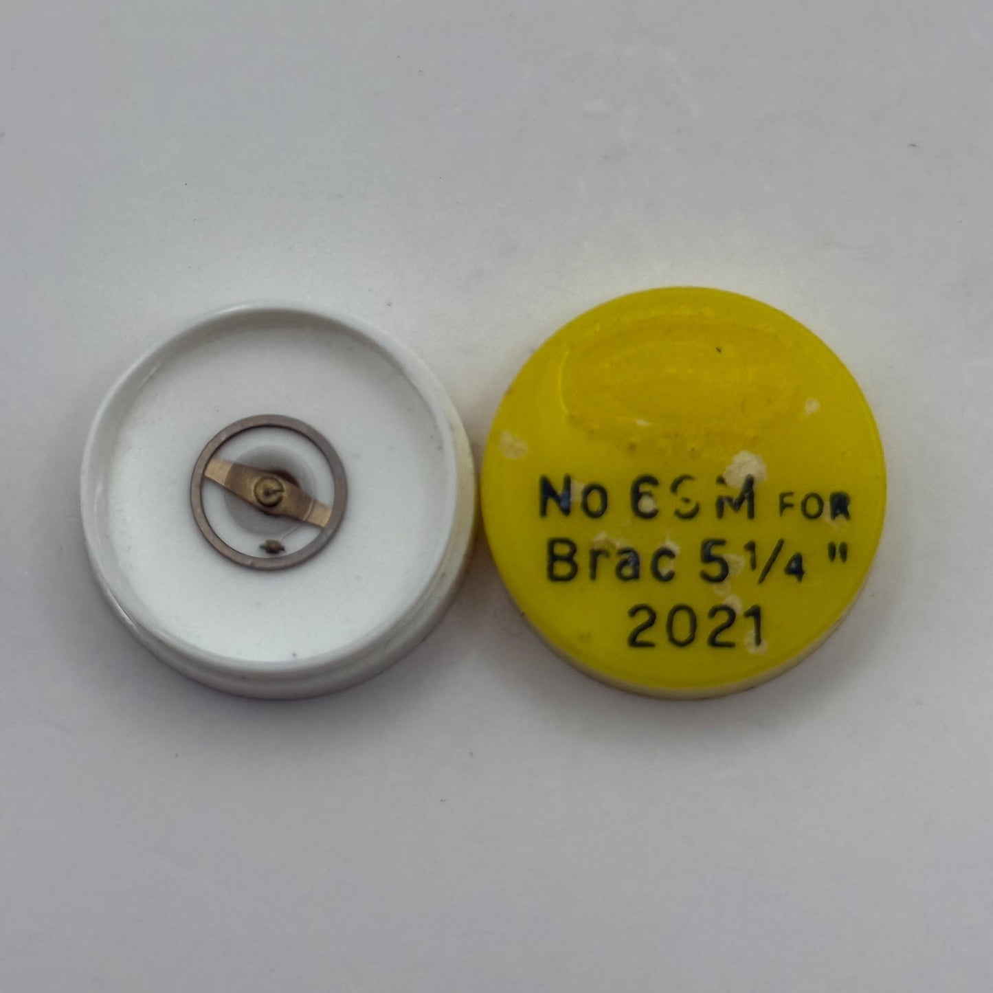 BRAC 2021 Balance Wheel Complete And Spring 5¼’’’ 69 M Watch Movement Parts NOS