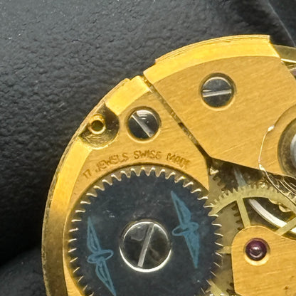 Peseux P 7046 Watch Movement Manual Wind Vintage 17 Jewels Swiss Parts 23.6mm