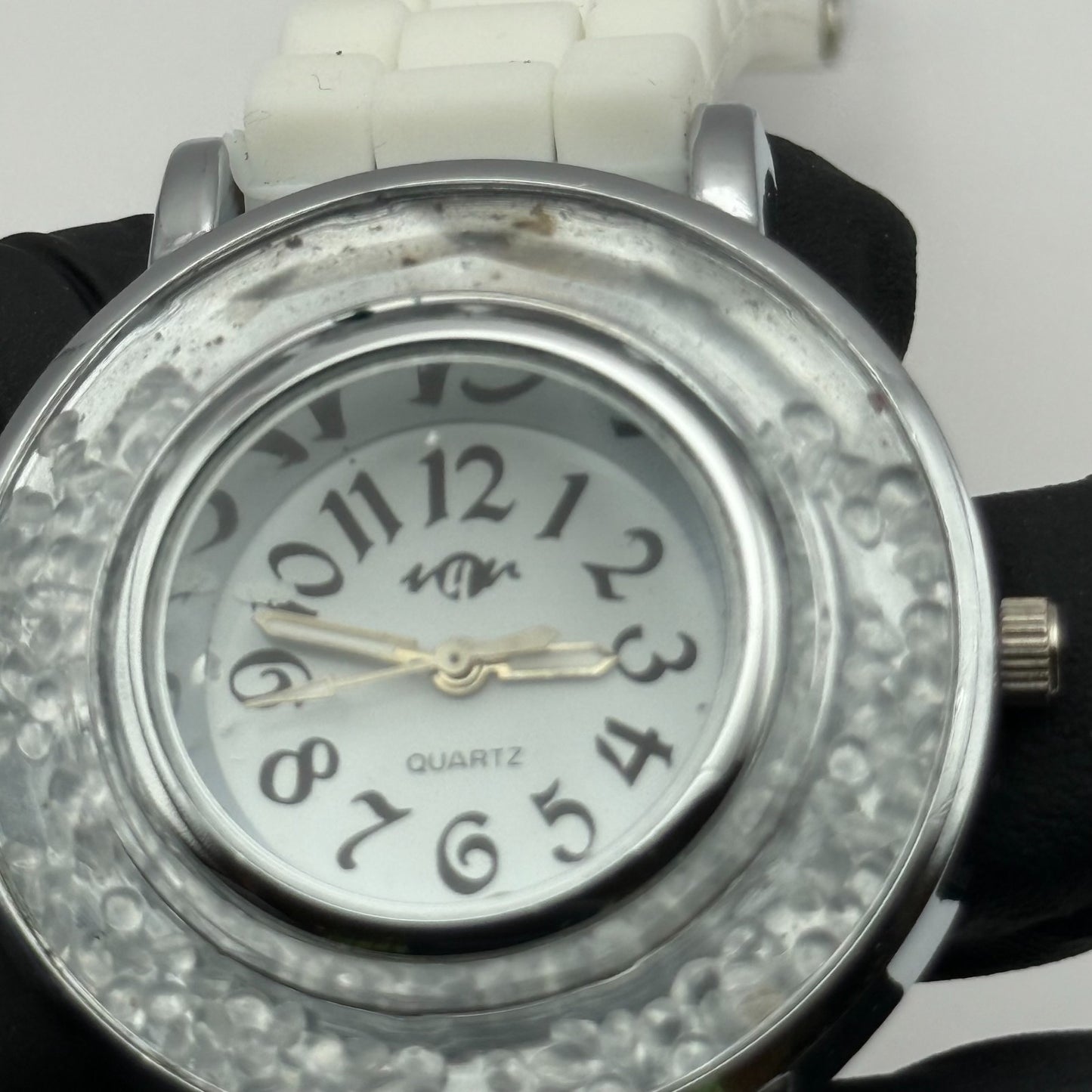 Ladies Fashion Quartz Watch Rhinestone Silver Tone White Strap Working 39mm
