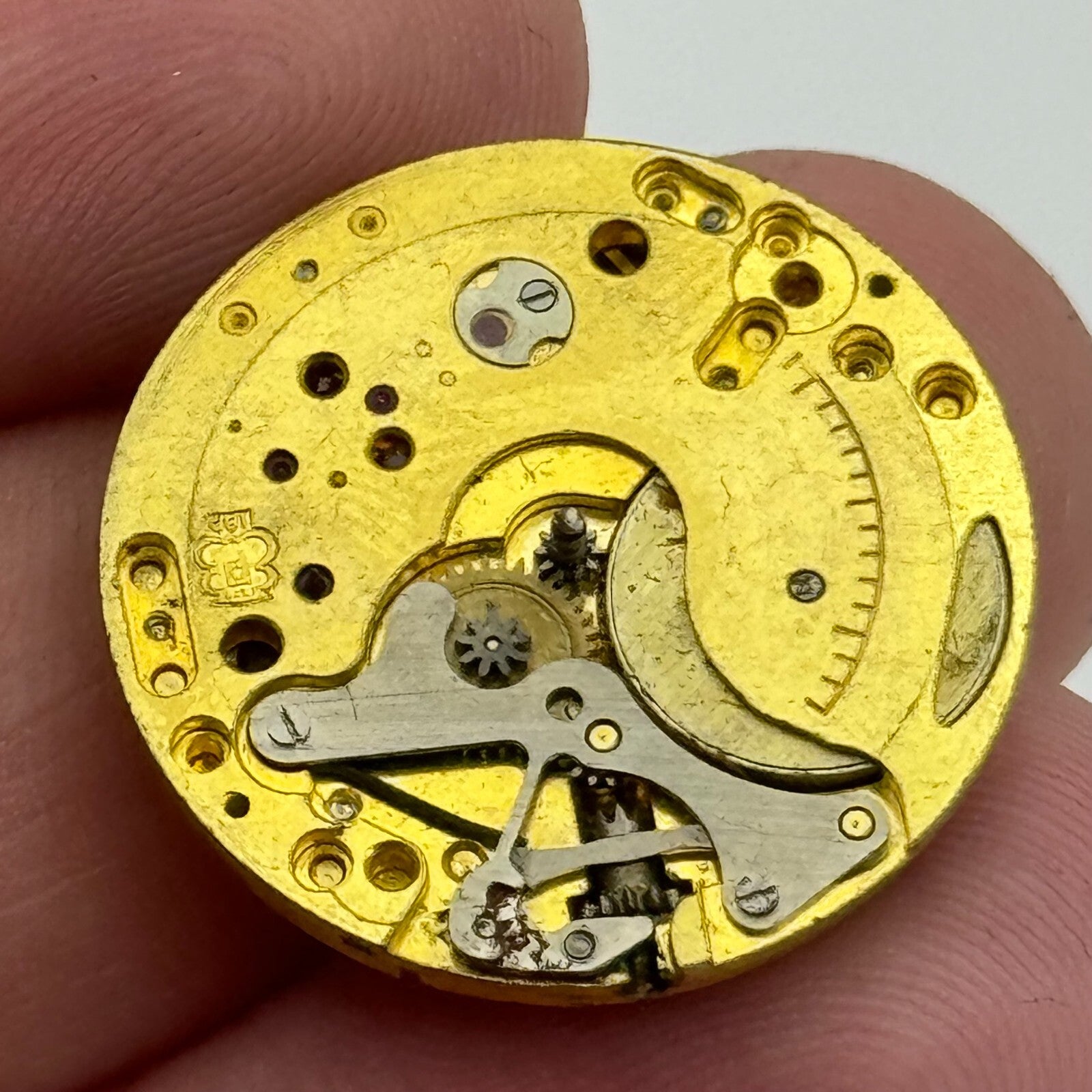 23.6mm Hefik 180 Manual Wind Swiss 15 Jewels Watch Movement Vintage PARTS SPARES
