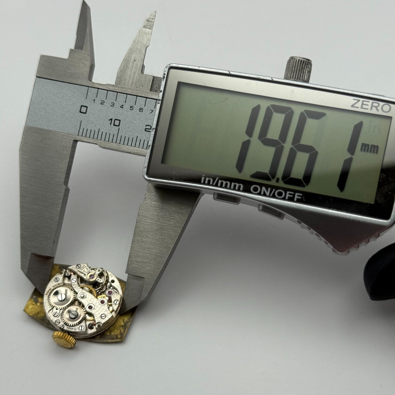 Art Deco 15 Jewels Swiss Sub Seconds Watch Movement Manual Wind Parts 19.6mm