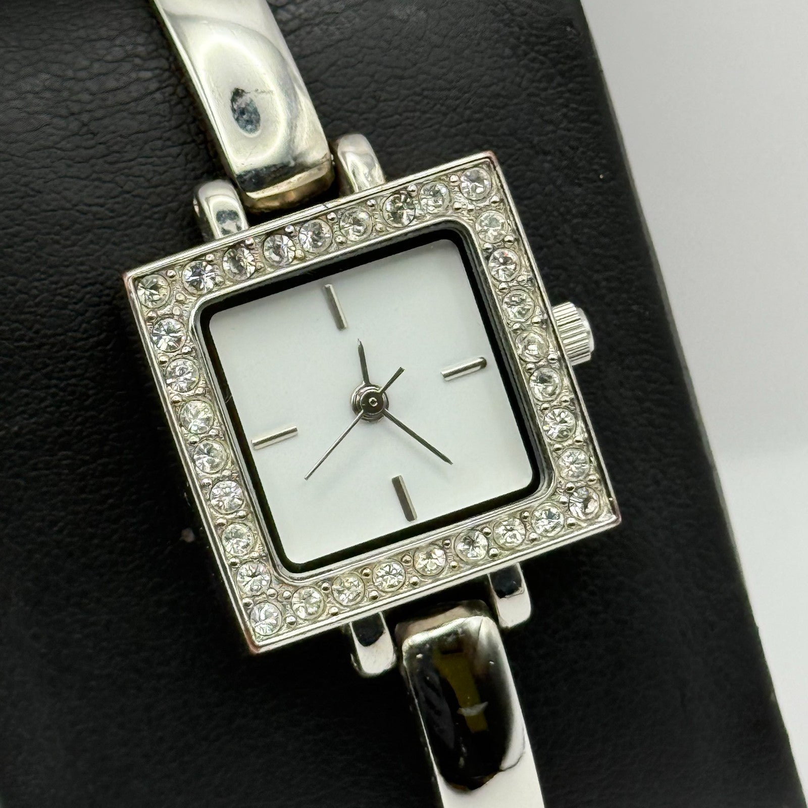 Avon Ladies Quartz Watch Square White Dial Silver Tone Bracelet Working 21mm