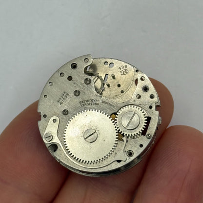26.9mm Vintage BFG 866 Partial Swiss Manual Wind Watch Movement PARTS REPAIR