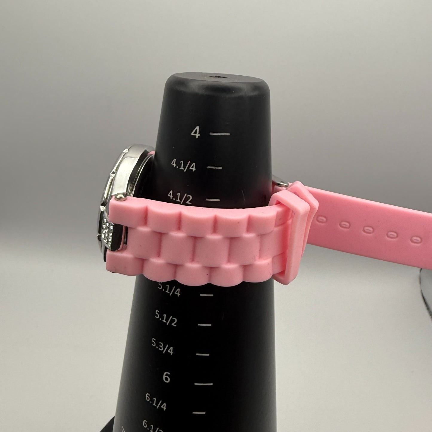 Eve Mon Crois Ladies Quartz Watch Pink Dial Crystal Accents Japan Working 36mm