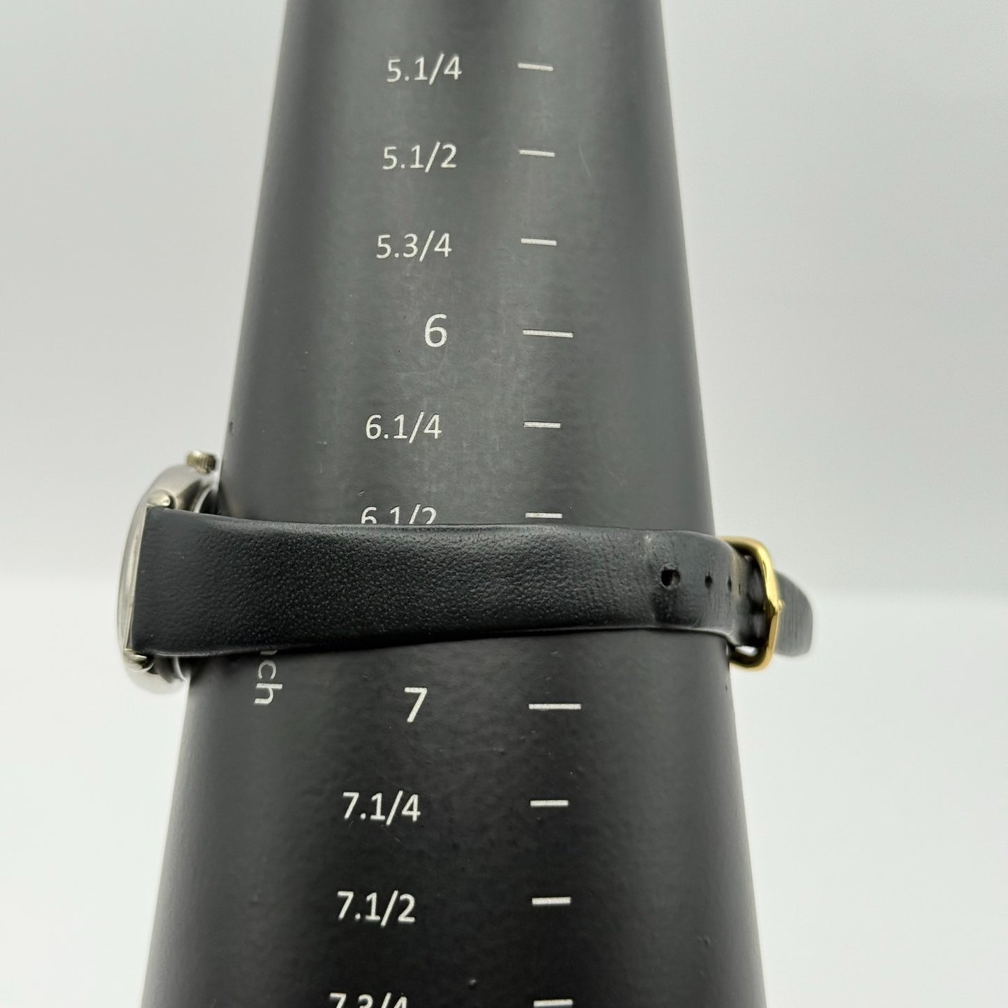 Cairn Scotland Ladies Quartz Watch MOP Dial Brown Leather Strap Working 24mm