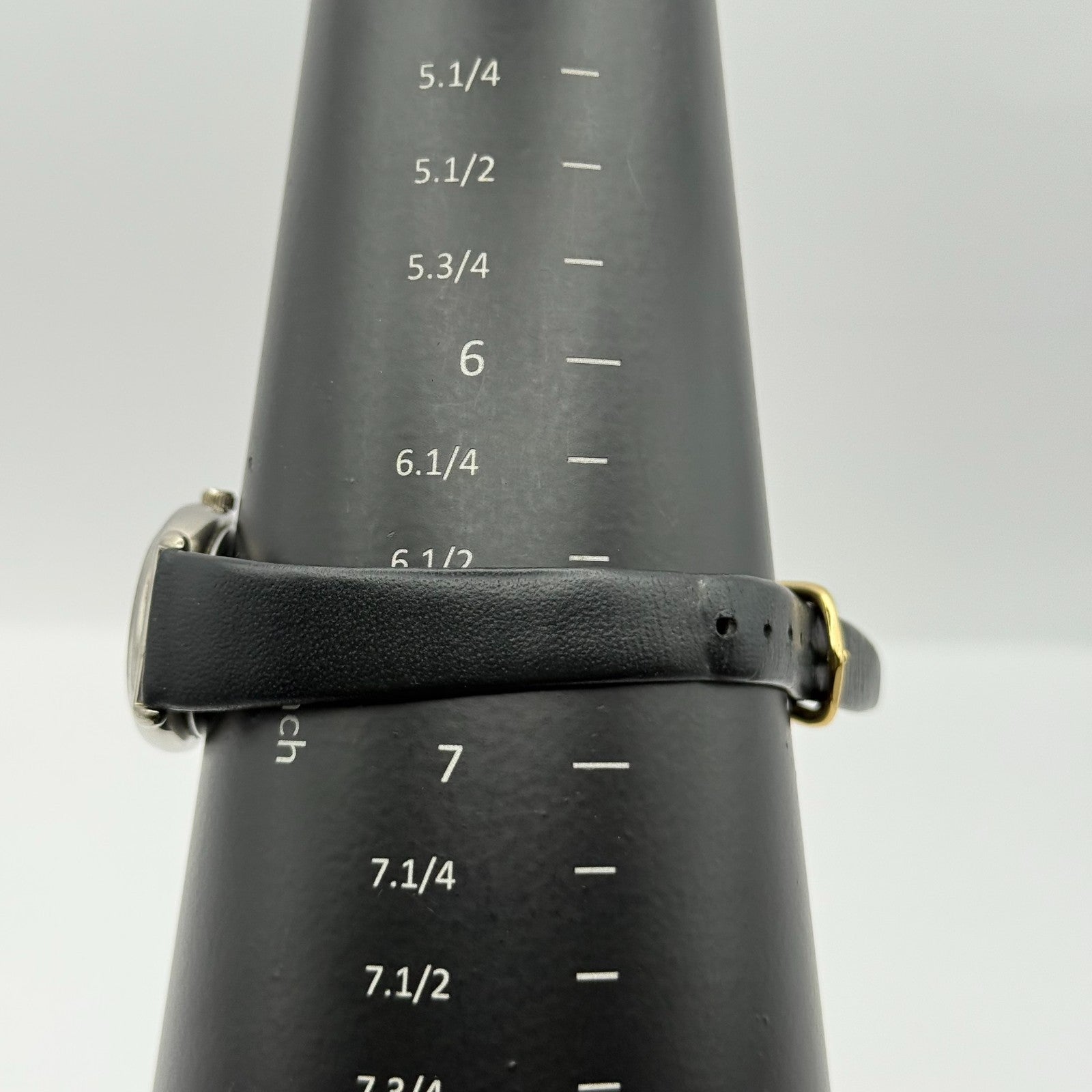 Cairn Scotland Ladies Quartz Watch MOP Dial Brown Leather Strap Working 24mm