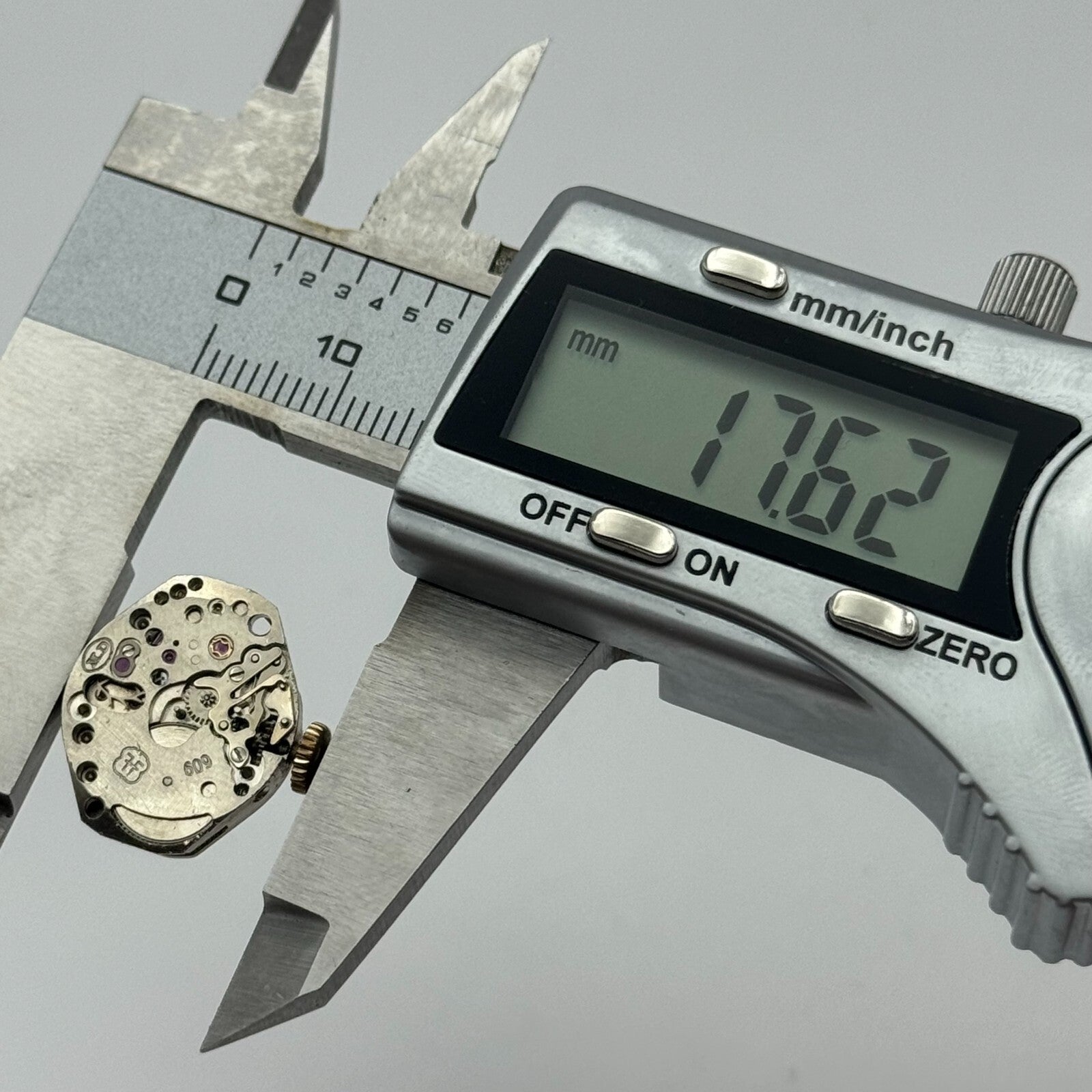 15.3mm Running Rotary FHF 609 Manual Wind 17 Jewels Swiss Watch Movement PARTS