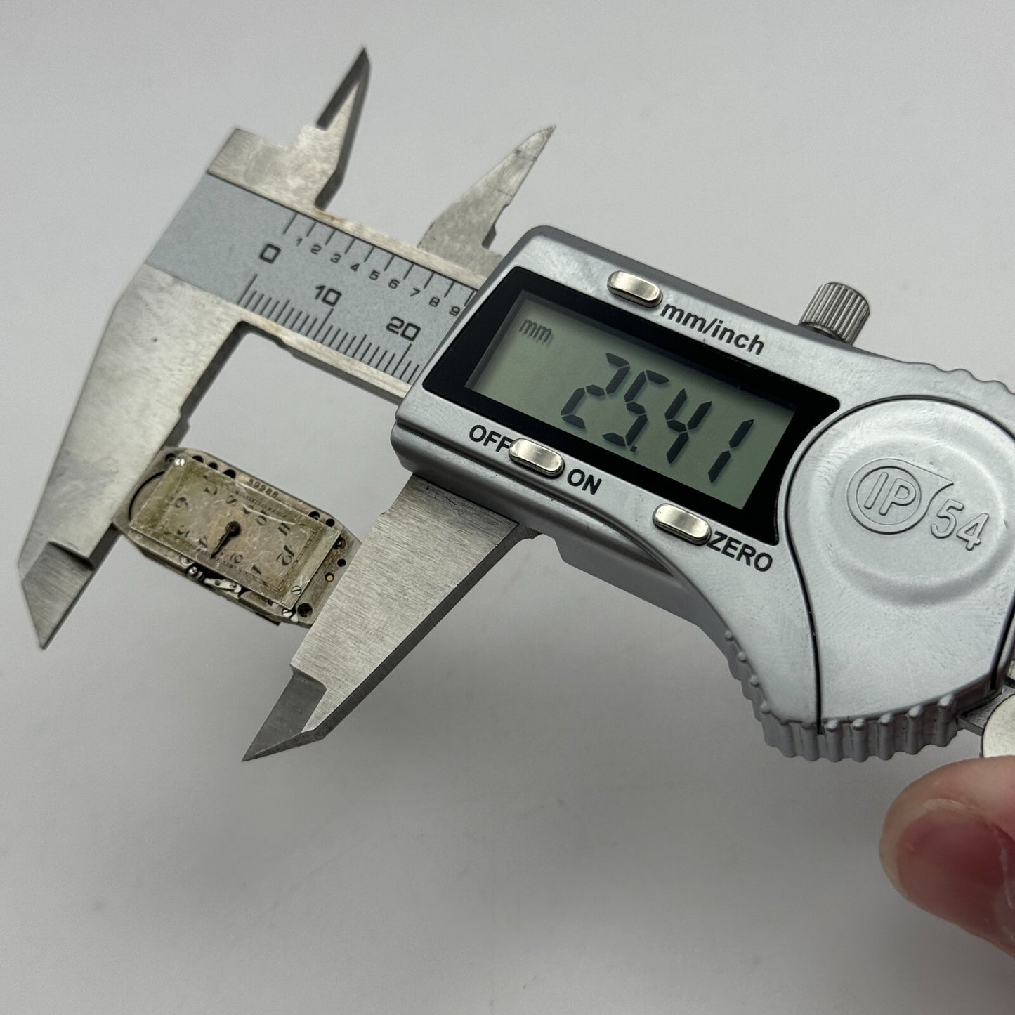 12.6mm Ladies Cyma 344.a Balance Ok Manual Wind Watch Movement Vintage PARTS