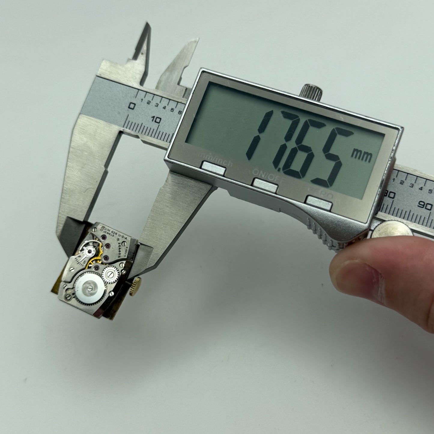 1950 Vintage 15/0s Elgin De Luxe 624 Model 2 American Watch Movement for PARTS