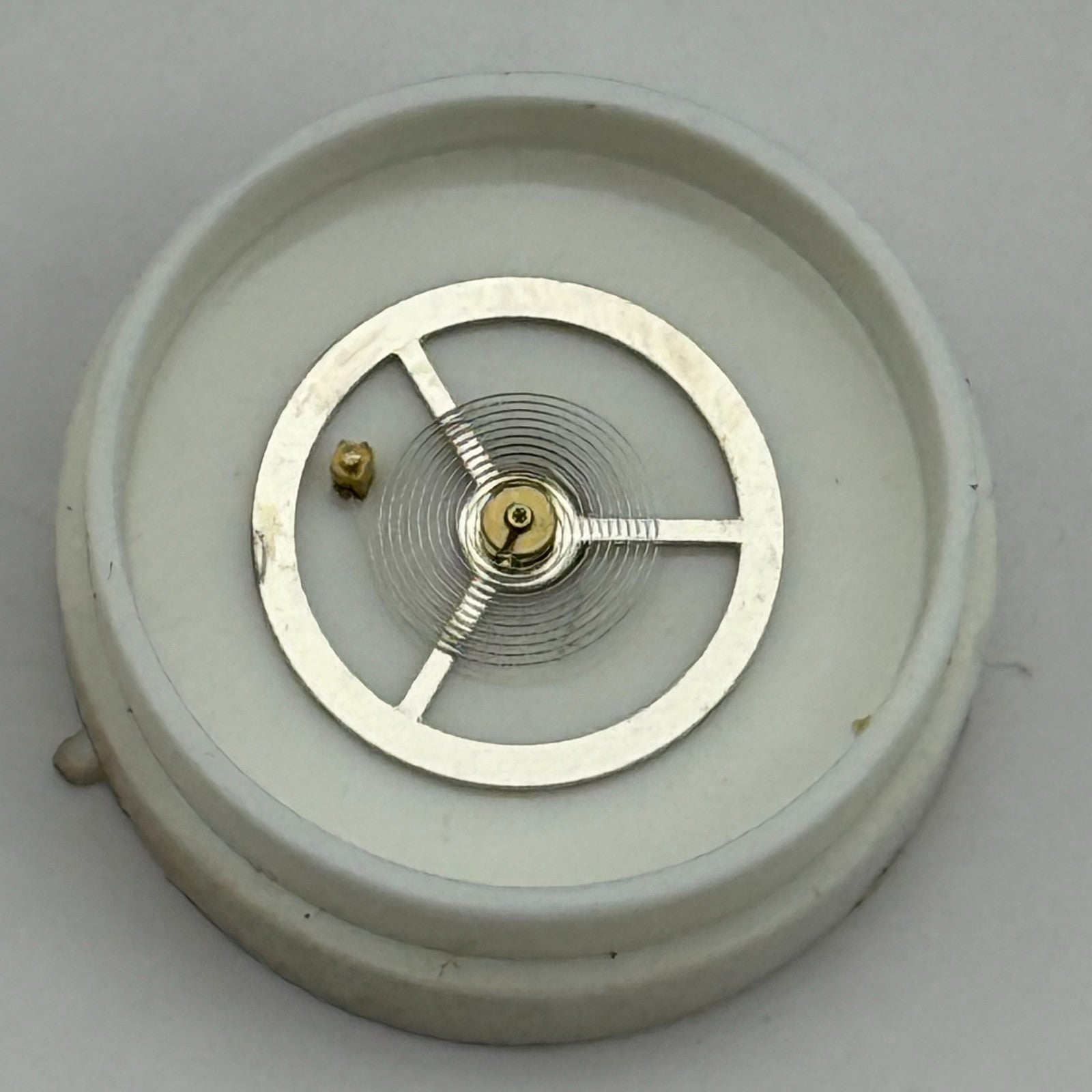 Brac 500 Balance Wheel Complete And Spring a dgt 1636 Watch Movement Parts NOS