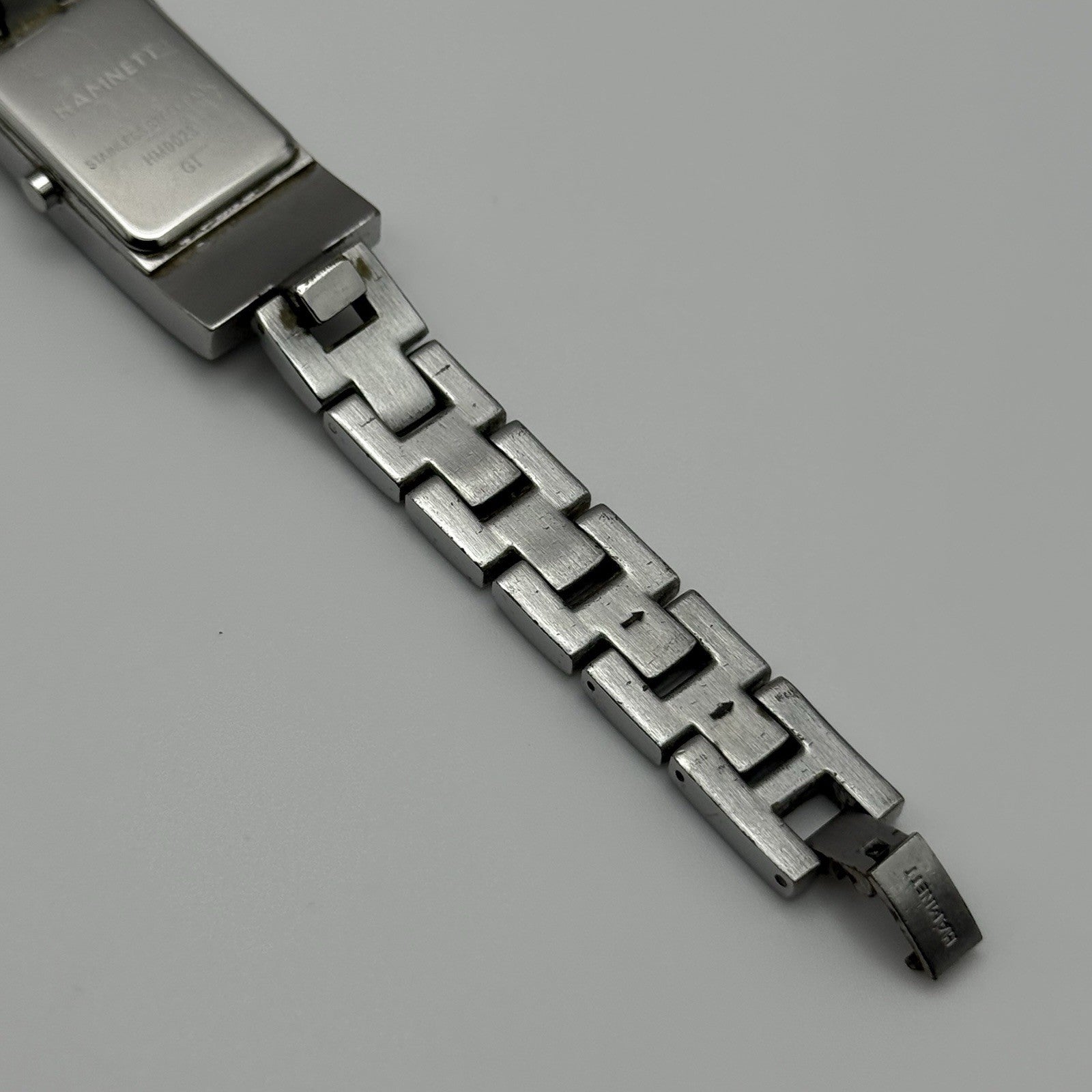 Working Hamnett Ladies Silver Tone Black Dial 19mm Quartz Watch New Battery