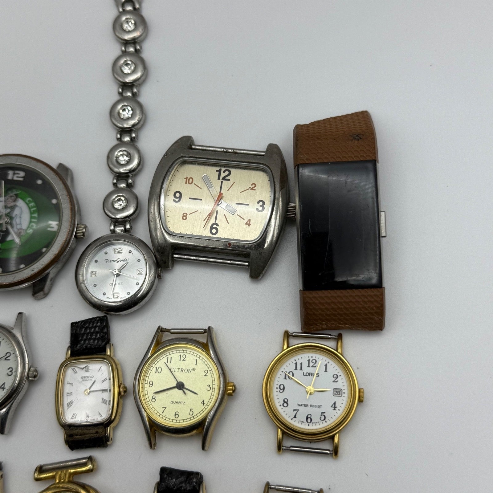 Bundle Of 16 Quartz Watches Modern / Vintage Untested Parts / Repair / Crafts