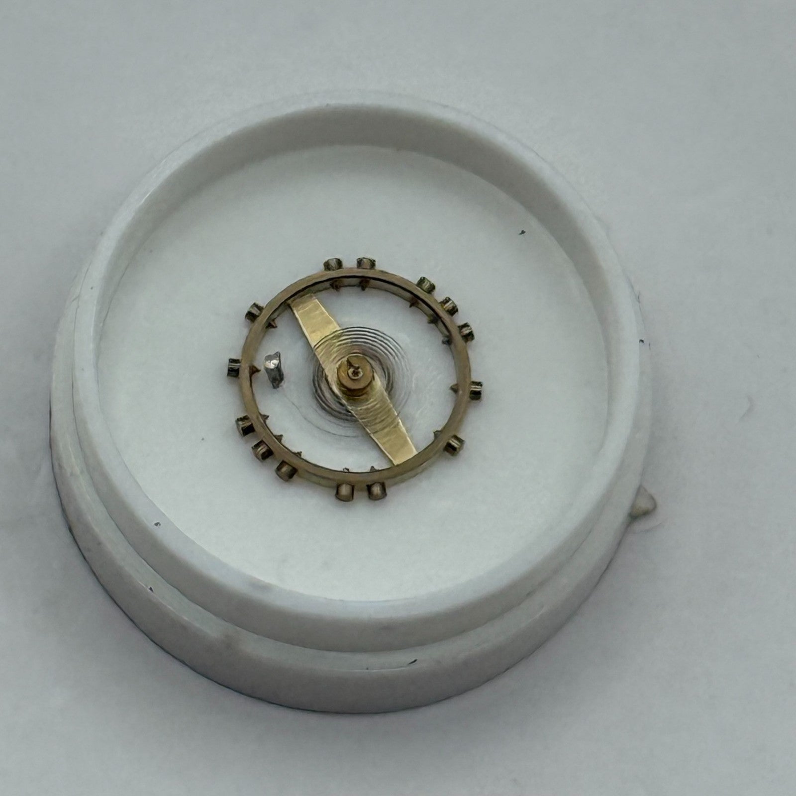 FEF 370, 371 Balance Wheel Complete And Spring 176 Watch Movement Parts NOS 