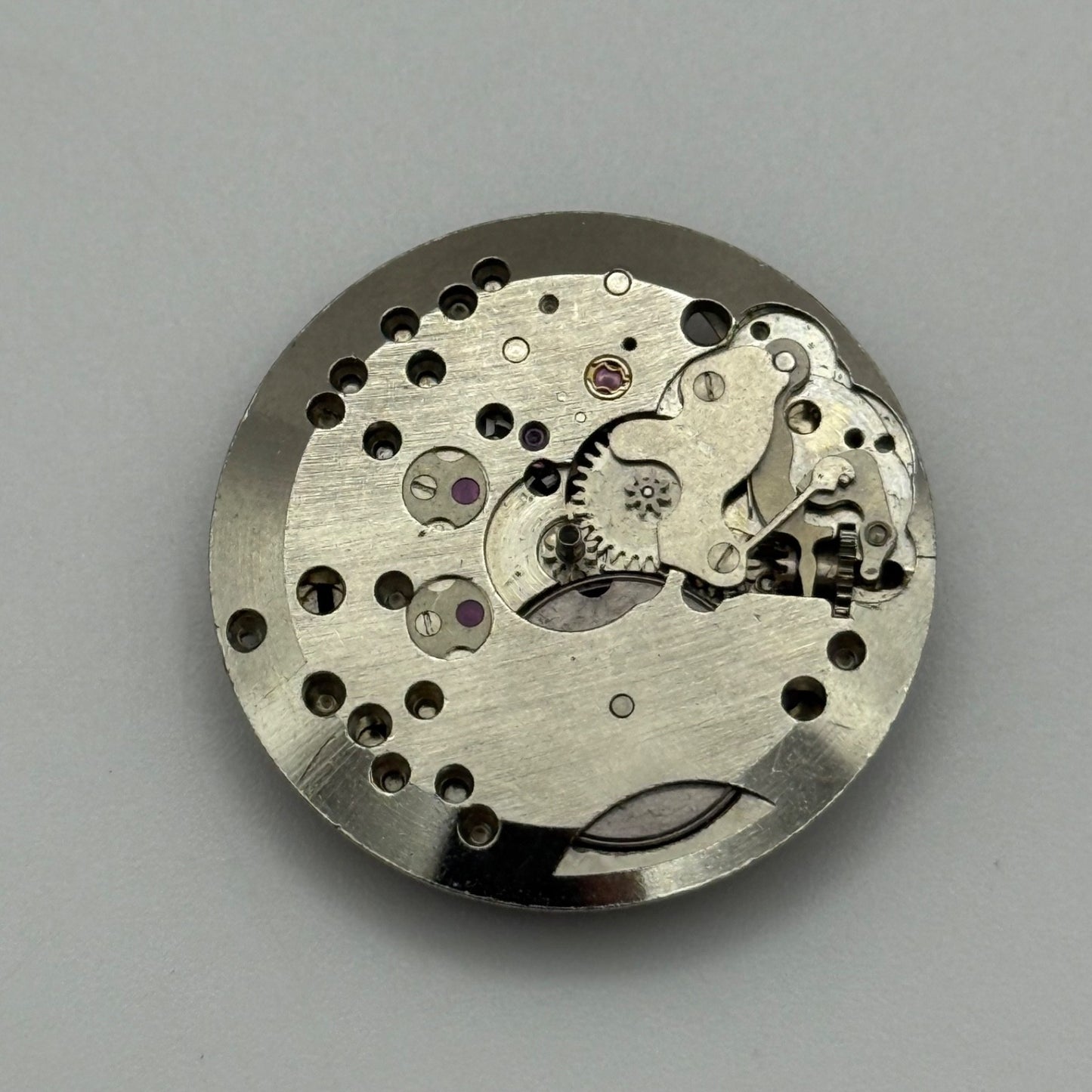 ST 1686 Watch Movement Manual Wind Swiss 17 Jewels Vintage Parts Repair 25.9mm