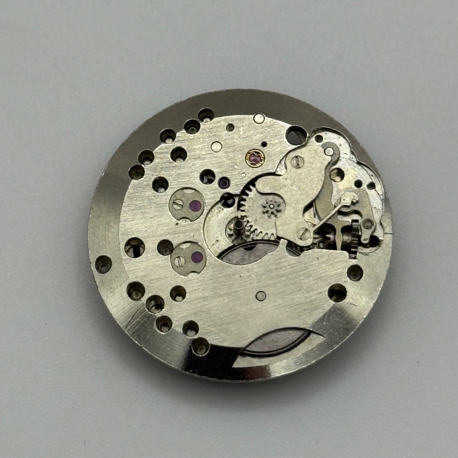 ST 1686 Watch Movement Manual Wind Swiss 17 Jewels Vintage Parts Repair 25.9mm