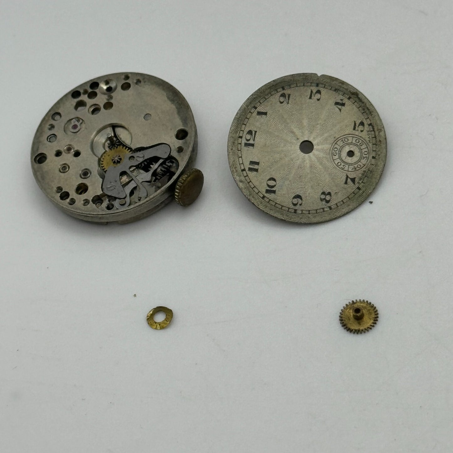 23.4mm Unidentified Cal 116 Manual Wind Watch Movement Swiss Vintage PARTS SPARE