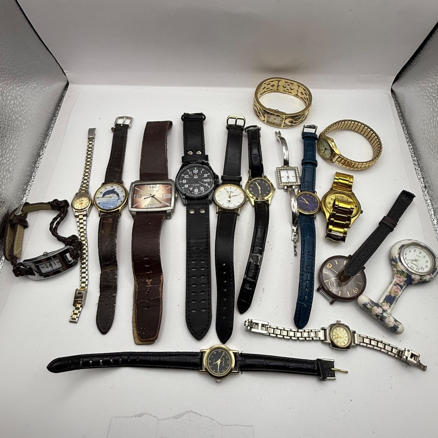 Bundle Of 16 Quartz Watches Modern / Vintage Untested Parts / Repair / Crafts