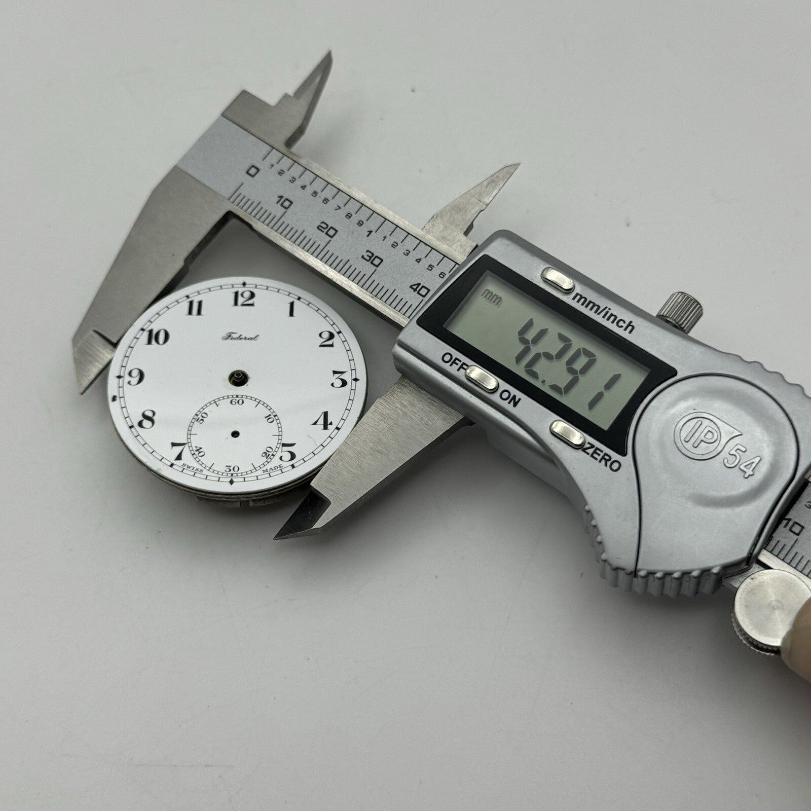 42.9mm Manual Wind Federal Porcelain Dial Pocket Watch Movement FOR PARTS