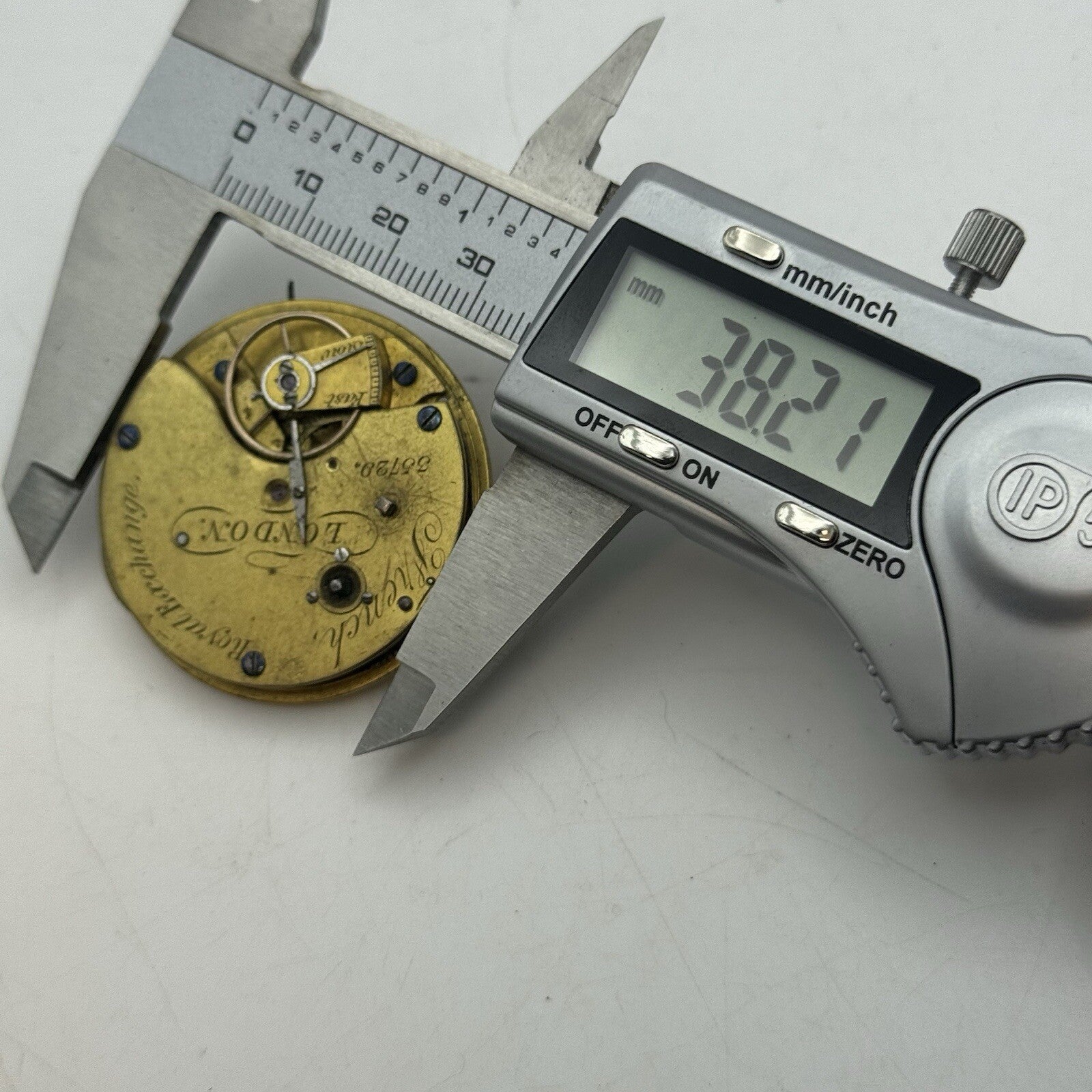 40.7mm French Royal Exchange London Antique Pocket Watch Movement FOR PARTS