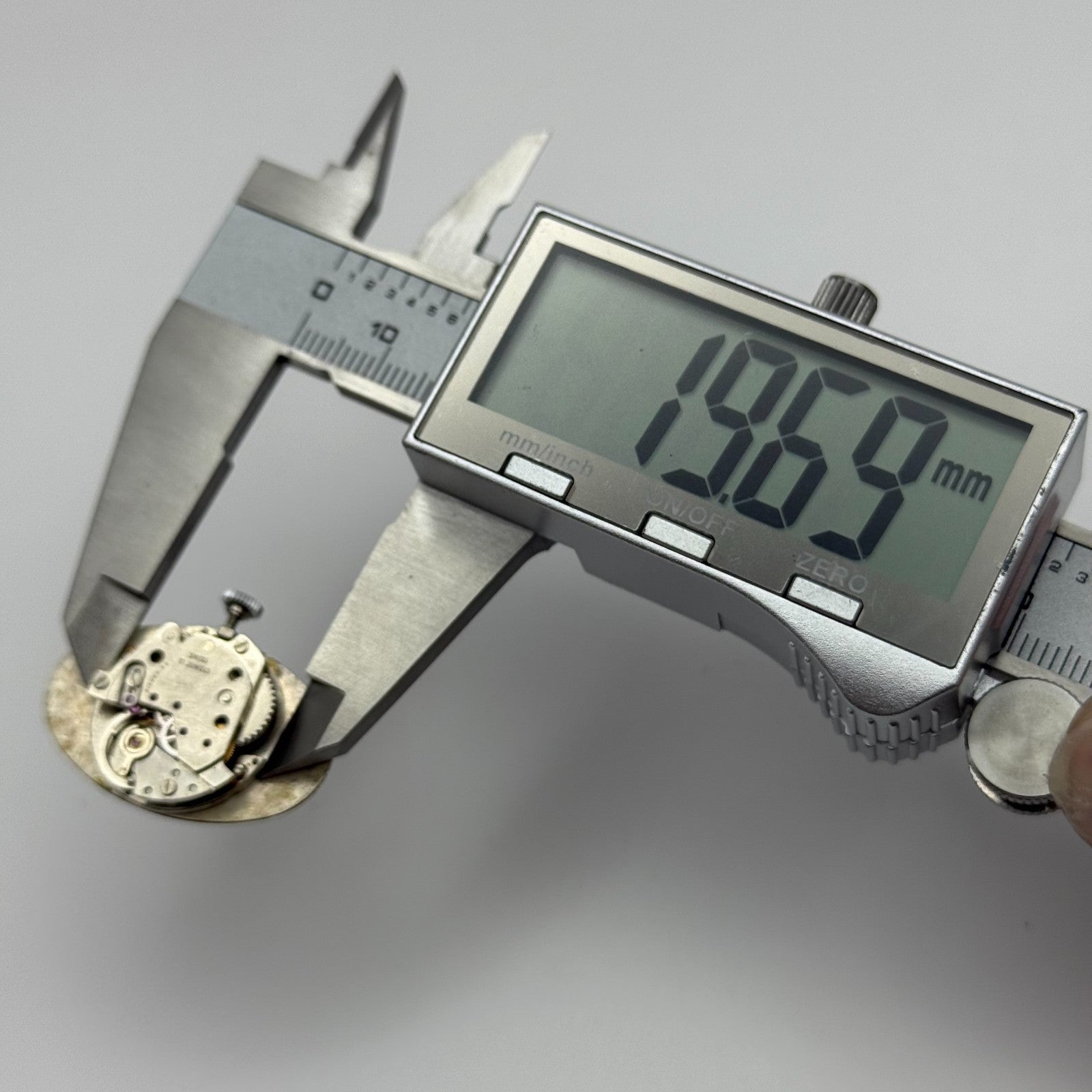 19.6mm Vintage Sicura EB 8467-74 Manual Wind Swiss Watch Movement PARTS REPAIR