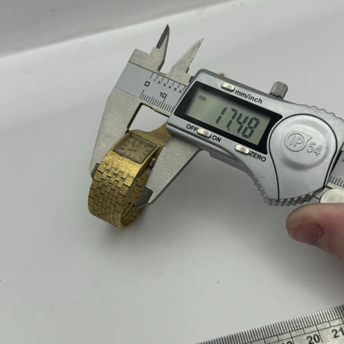 15mm WORKING Ladies Rotary Gold Plated Bark Affect Watch Manual Wind Vintage